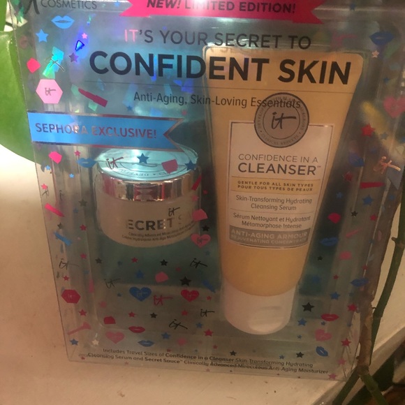 🧚🏻♀️NWT Limited Edition Confident Skin Gift Set - Picture 2 of 7